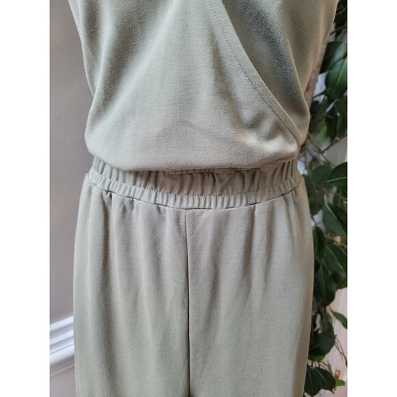 Caralyn Mirand The Drop Jumpsuit Women Large Green Wide Leg Belted V Neck Outfit - Picture 8 of 16